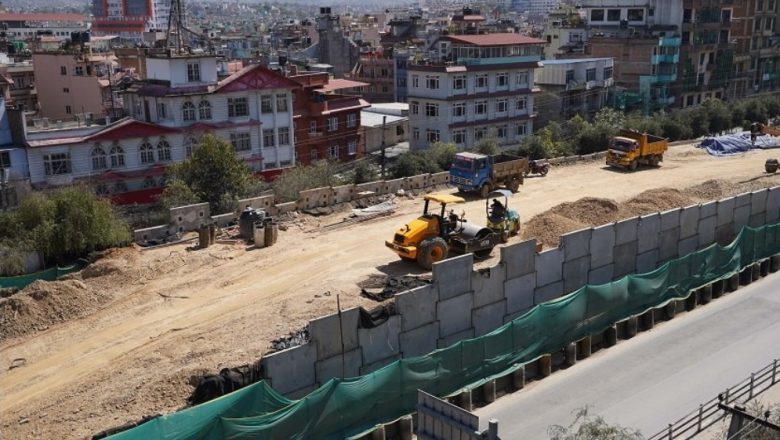निर्माण सम्पन्न हुने बेलामा भत्काइयो ग्वार्कोको ‘फ्लाइओभर’ (तस्बिरहरु)