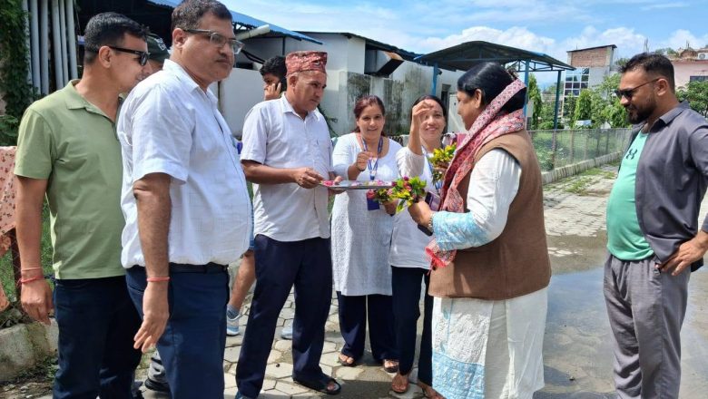 महाकाली प्रादेशिक अस्पतालको नवनिर्मित भवनको अनुगमन गर्दै राज्यमन्त्री मधु देवी भारती, आवश्यक बजेट व्यवस्थापनमा पहल गर्ने प्रतिबद्धता
